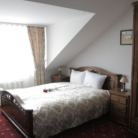 Hotel Slavia Salonta ภายนอก รูปภาพ