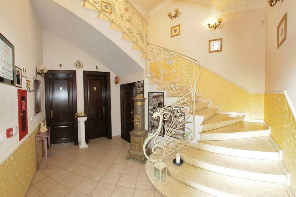 Hotel Slavia Salonta ภายนอก รูปภาพ