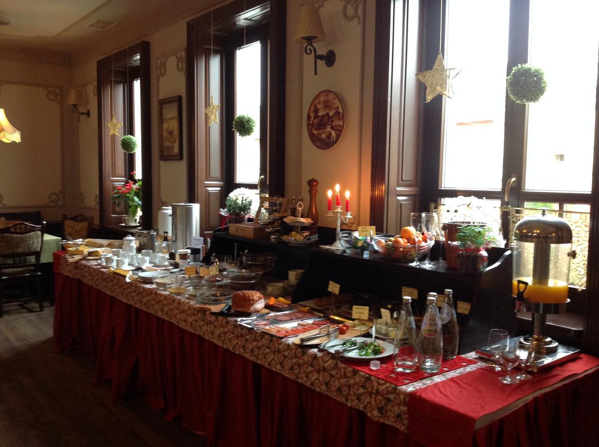 Hotel Slavia Salonta ภายนอก รูปภาพ